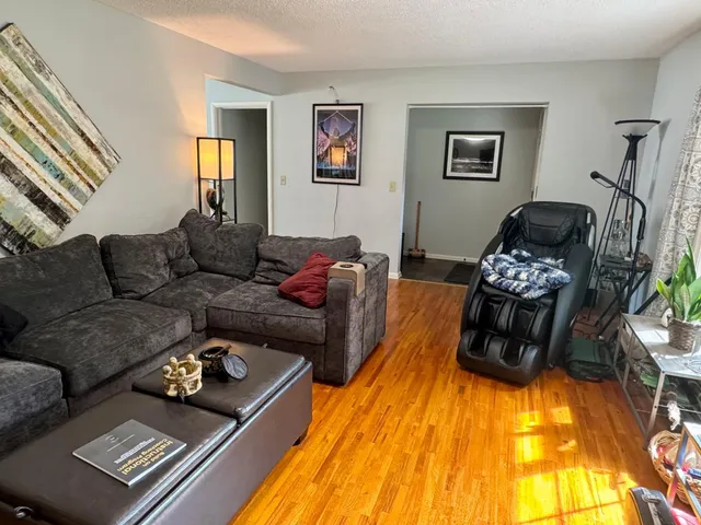 $199,900 | 705 South 12th Street, Olivia, MN 56277