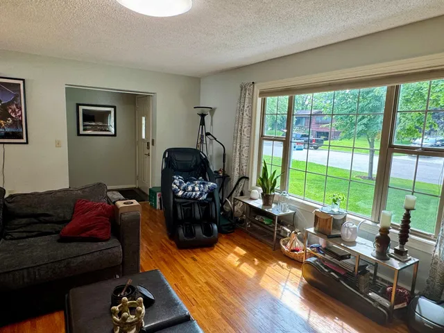 $199,900 | 705 South 12th Street, Olivia, MN 56277