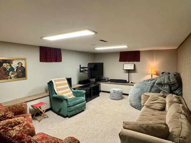 $199,900 | 705 South 12th Street, Olivia, MN 56277