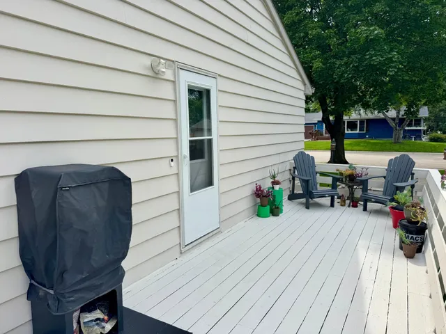 $199,900 | 705 South 12th Street, Olivia, MN 56277