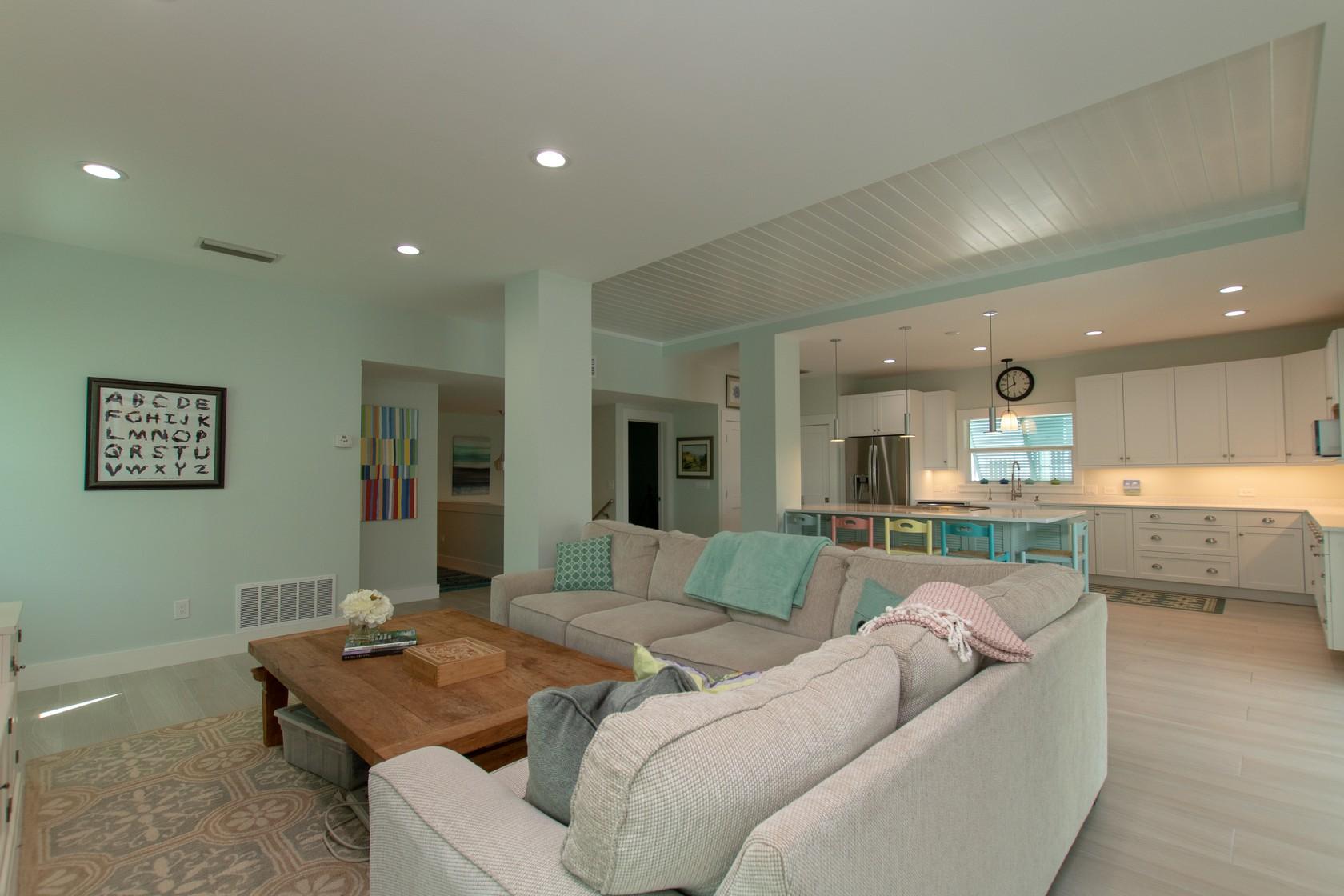 129 Galleon Road Islamorada, FL 33036 - Photo 13 of 48 Living area