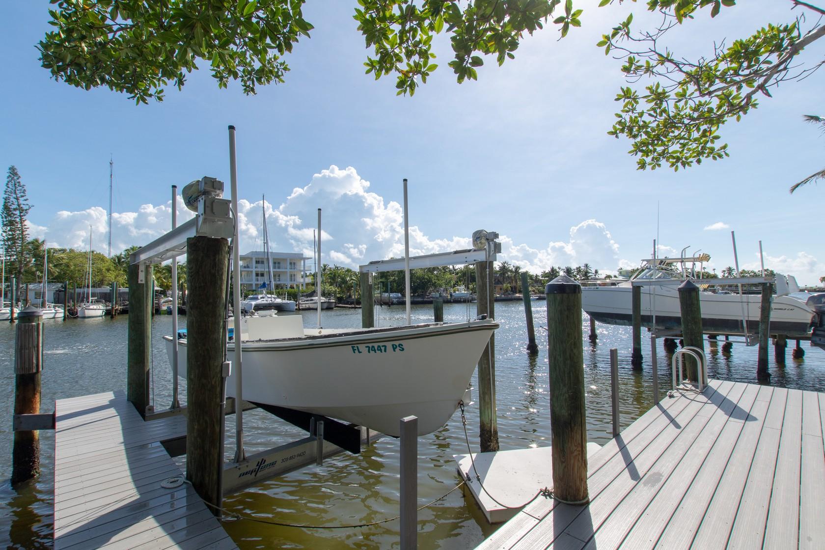 129 Galleon Road Islamorada, FL 33036 - Photo 7 of 48 Dock and boat lift