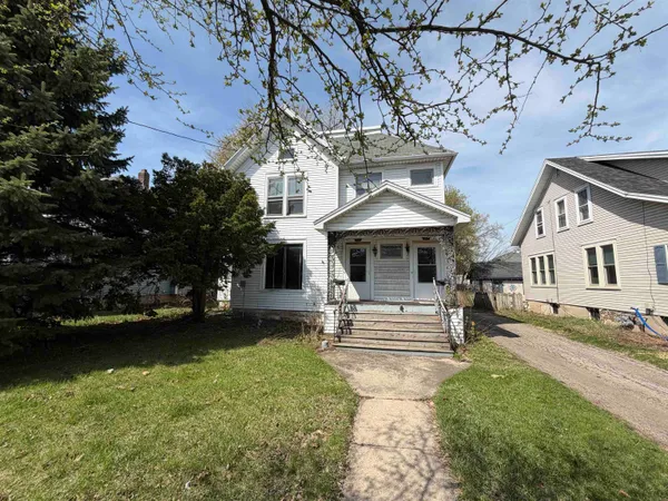 $225,000 | 60-62 Tayco Street, Menasha, WI 54952