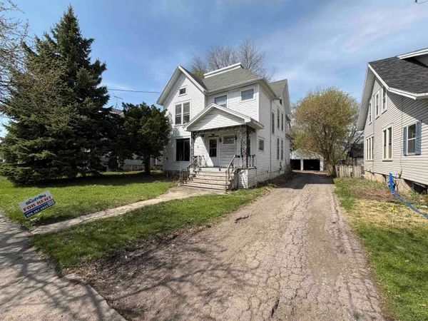 $225,000 | 60-62 Tayco Street, Menasha, WI 54952