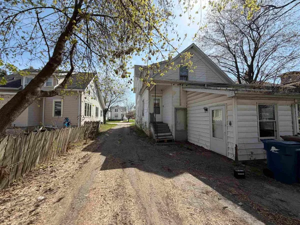 $225,000 | 60-62 Tayco Street, Menasha, WI 54952