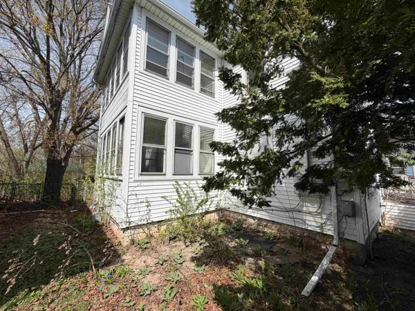 $225,000 | 60-62 Tayco Street, Menasha, WI 54952