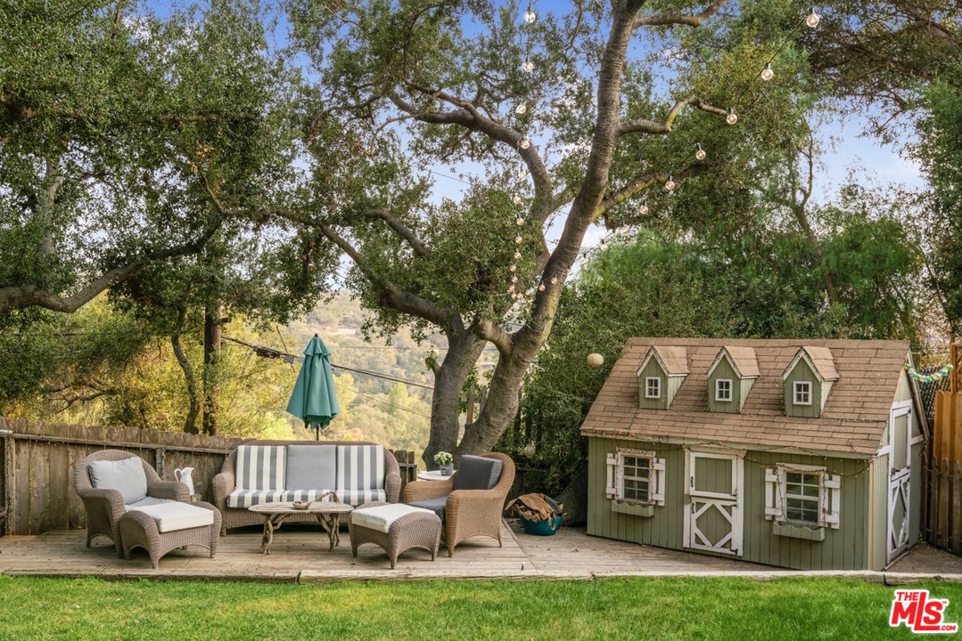 1111 Canyon Trail Topanga, CA 90290 - Photo 40 of 47