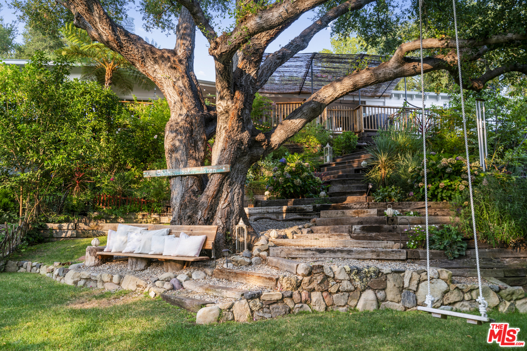 1111 Canyon Trail Topanga, CA 90290 - Photo 42 of 47