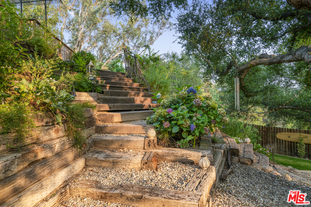 1111 Canyon Trail Topanga, CA 90290 - Photo 43 of 47