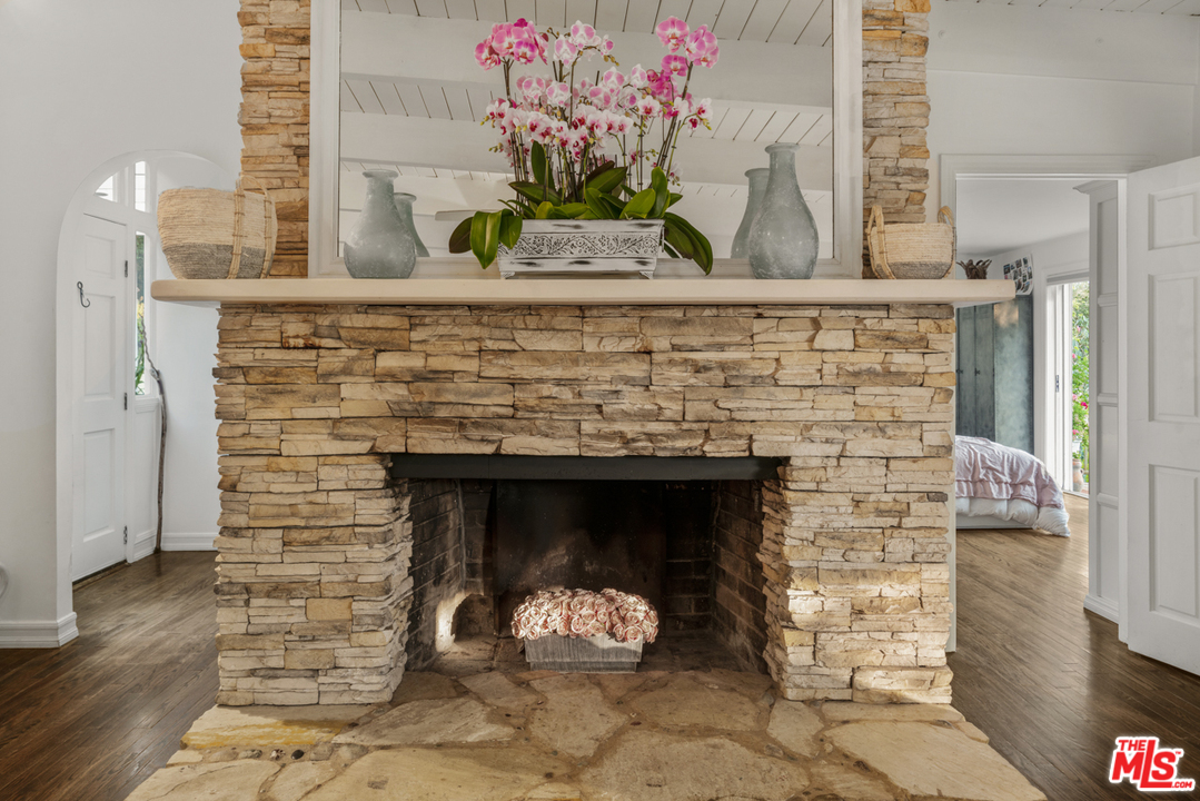 1111 Canyon Trail Topanga, CA 90290 - Photo 7 of 47