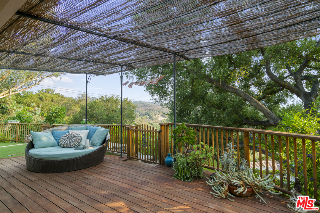 1111 Canyon Trail Topanga, CA 90290 - Photo 9 of 47