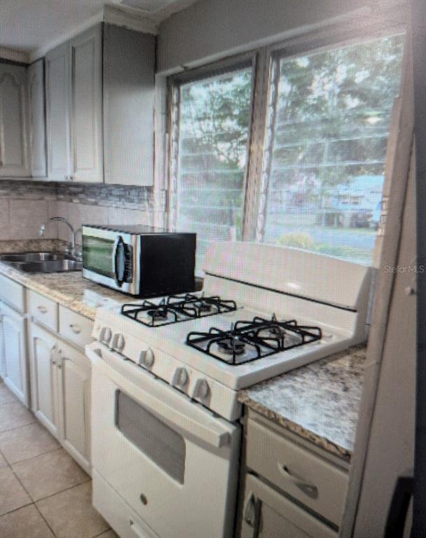 2725 Sample Street Kissimmee, FL 34744 - Photo 6 of 8
