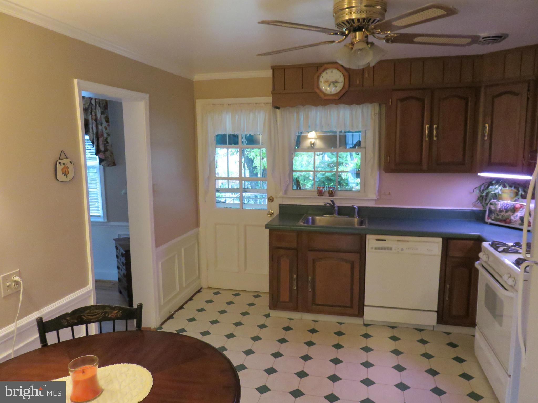 8129 Barksdale Road Towson, MD 21286 - Photo 11 of 28 Kitchen