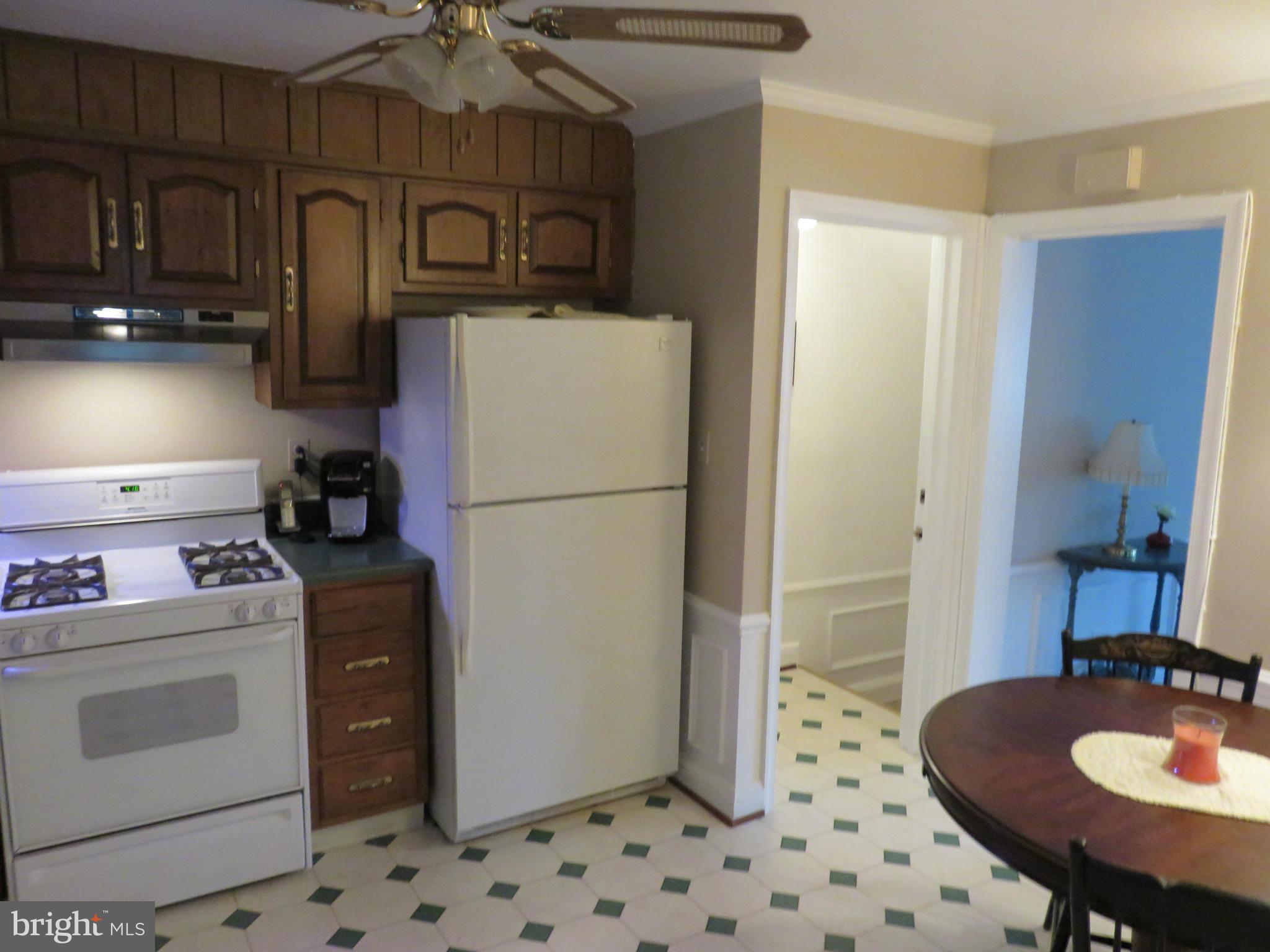 8129 Barksdale Road Towson, MD 21286 - Photo 13 of 28 Kitchen