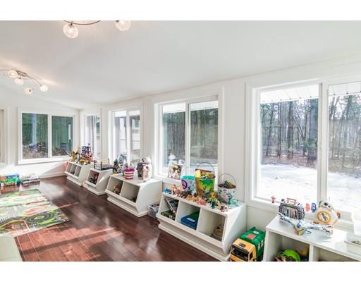 38 Juniper Road Andover, MA 01810 - Photo 9 of 26 Gallery Image 9