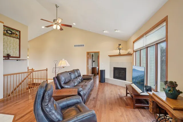 $650,000 | 7797 Schurch Road, Barneveld, WI 53507