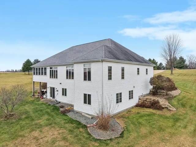 $650,000 | 7797 Schurch Road, Barneveld, WI 53507