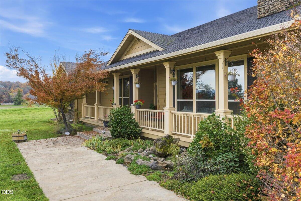 899 Old Stage Road Medford, OR 97502 - Photo 4 of 53