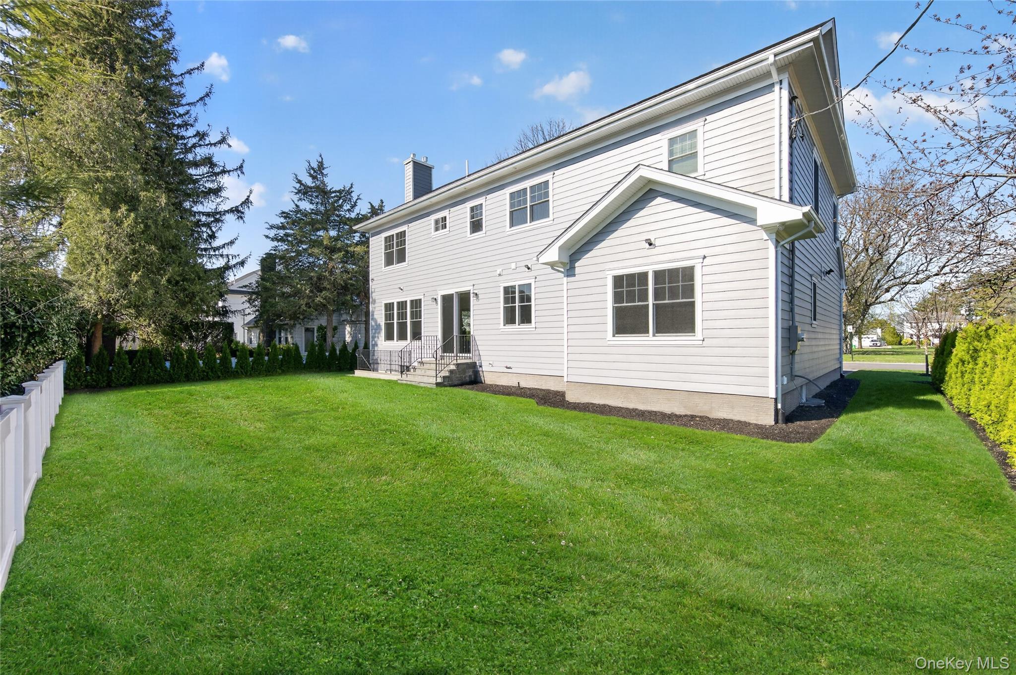 229 Brixton Road Garden City, NY 11530 - Photo 36 of 40