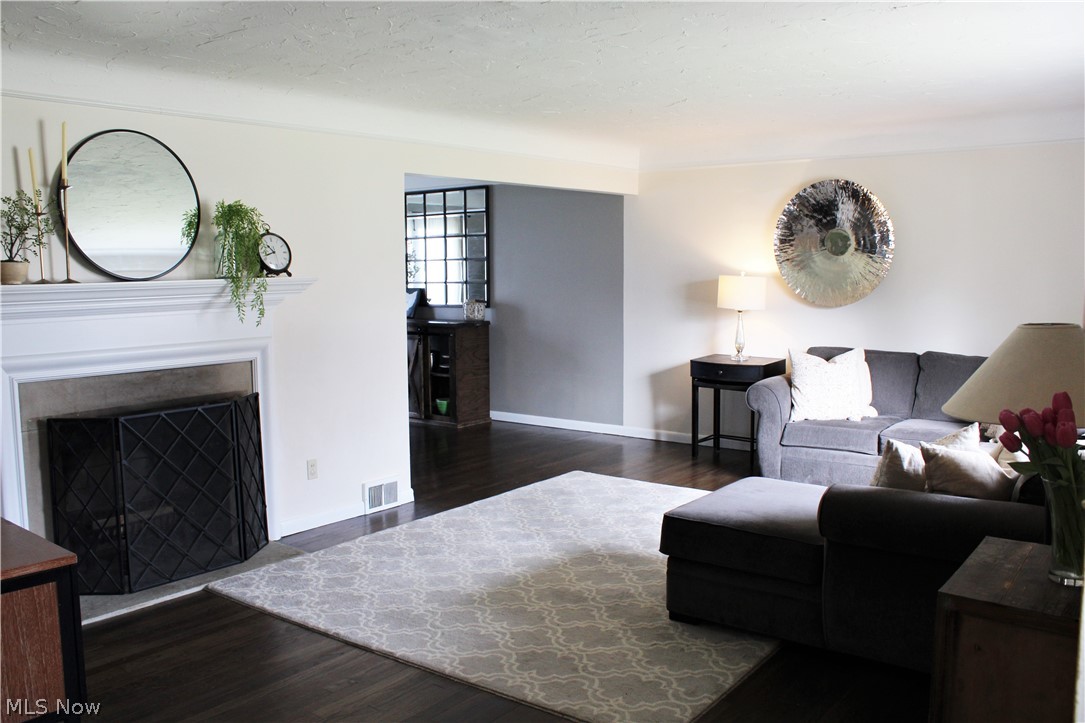1240 Ford Road Lyndhurst, OH 44124 - Photo 2 of 19 Gallery Image 2