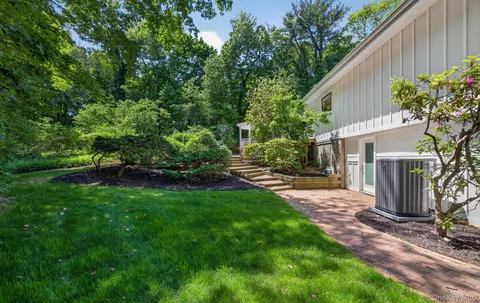 $1,499,000 | 18 West Mall Drive, Huntington, NY 11743