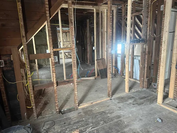 $215,900 | 550 Lincolnway East, Mishawaka, IN 46544