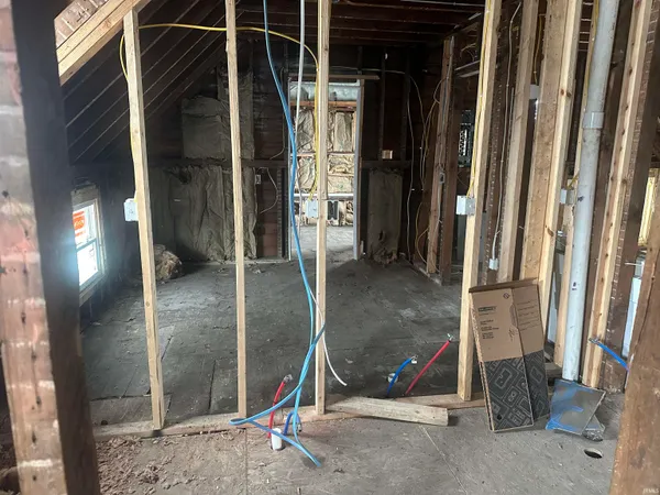 $215,900 | 550 Lincolnway East, Mishawaka, IN 46544