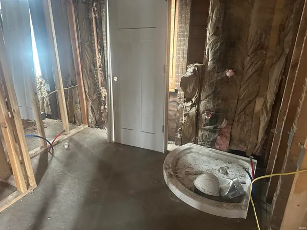 $215,900 | 550 Lincolnway East, Mishawaka, IN 46544