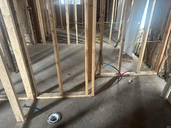 $215,900 | 550 Lincolnway East, Mishawaka, IN 46544