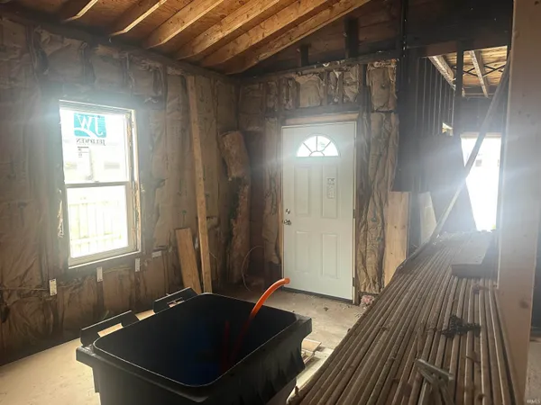 $215,900 | 550 Lincolnway East, Mishawaka, IN 46544