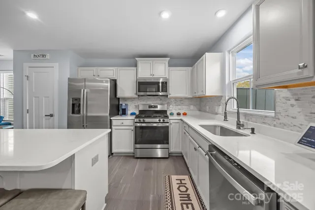 $390,000 | 4217 Jones Crk Lane, Charlotte, NC 28215