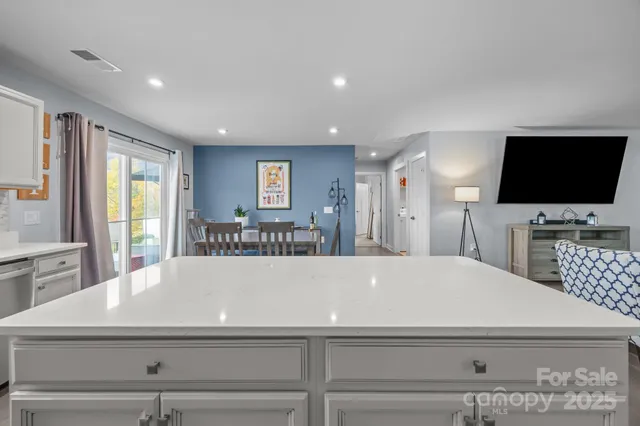 $390,000 | 4217 Jones Crk Lane, Charlotte, NC 28215