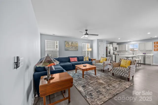 $390,000 | 4217 Jones Crk Lane, Charlotte, NC 28215