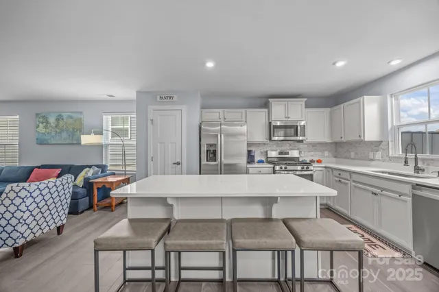 $390,000 | 4217 Jones Crk Lane, Charlotte, NC 28215