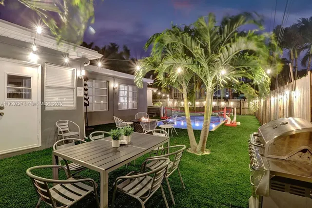 a view of an outdoor sitting area with chairs