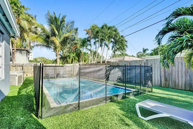 $6,995 | 1024 Northeast 4th Street, Hallandale Beach, FL 33009