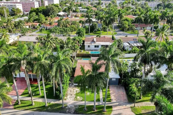 $6,995 | 1024 Northeast 4th Street, Hallandale Beach, FL 33009
