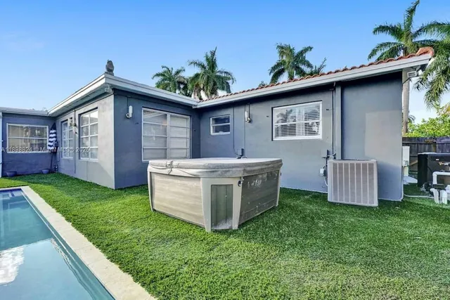 $6,995 | 1024 Northeast 4th Street, Hallandale Beach, FL 33009