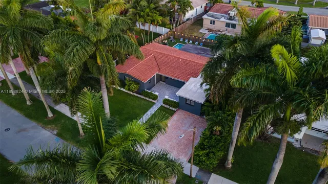 $6,995 | 1024 Northeast 4th Street, Hallandale Beach, FL 33009