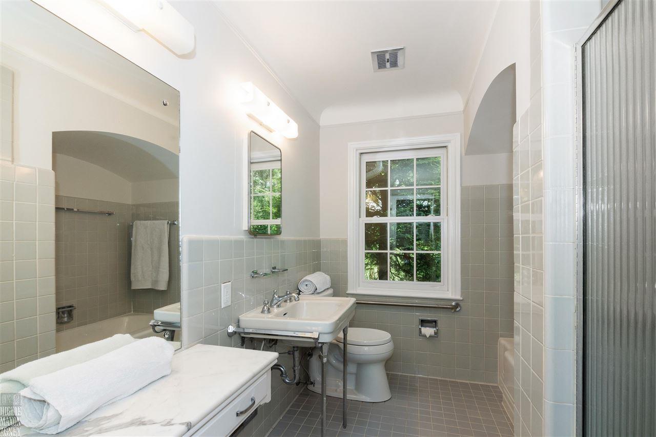 260 Stephens Road Grosse Pointe, MI 48236 - Photo 14 of 29 50050357-14.JPG