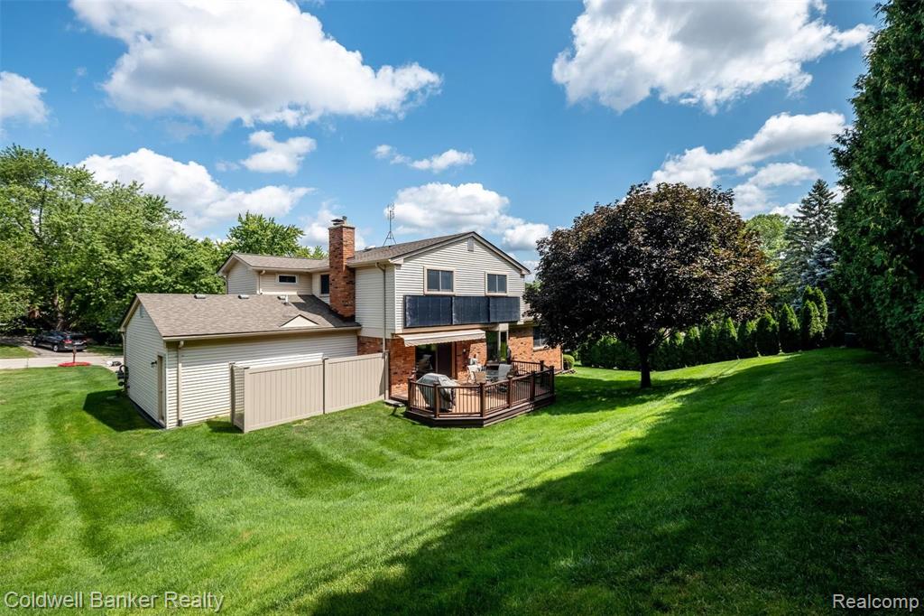 33669 York Ridge Street Farmington Hills, MI 48331 - Photo 4 of 46
