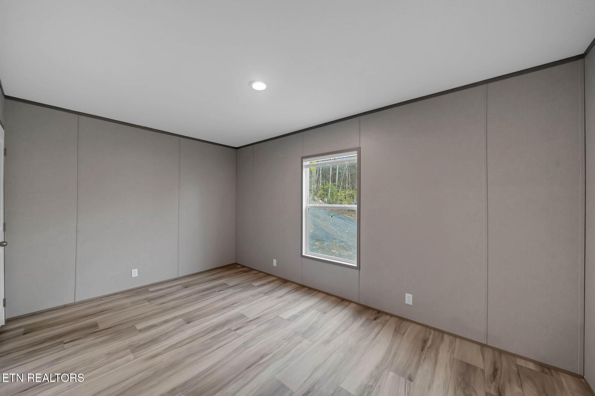 182 Tazewell Pike Luttrell, TN 37779 - Photo 15 of 23 Bedroom 3