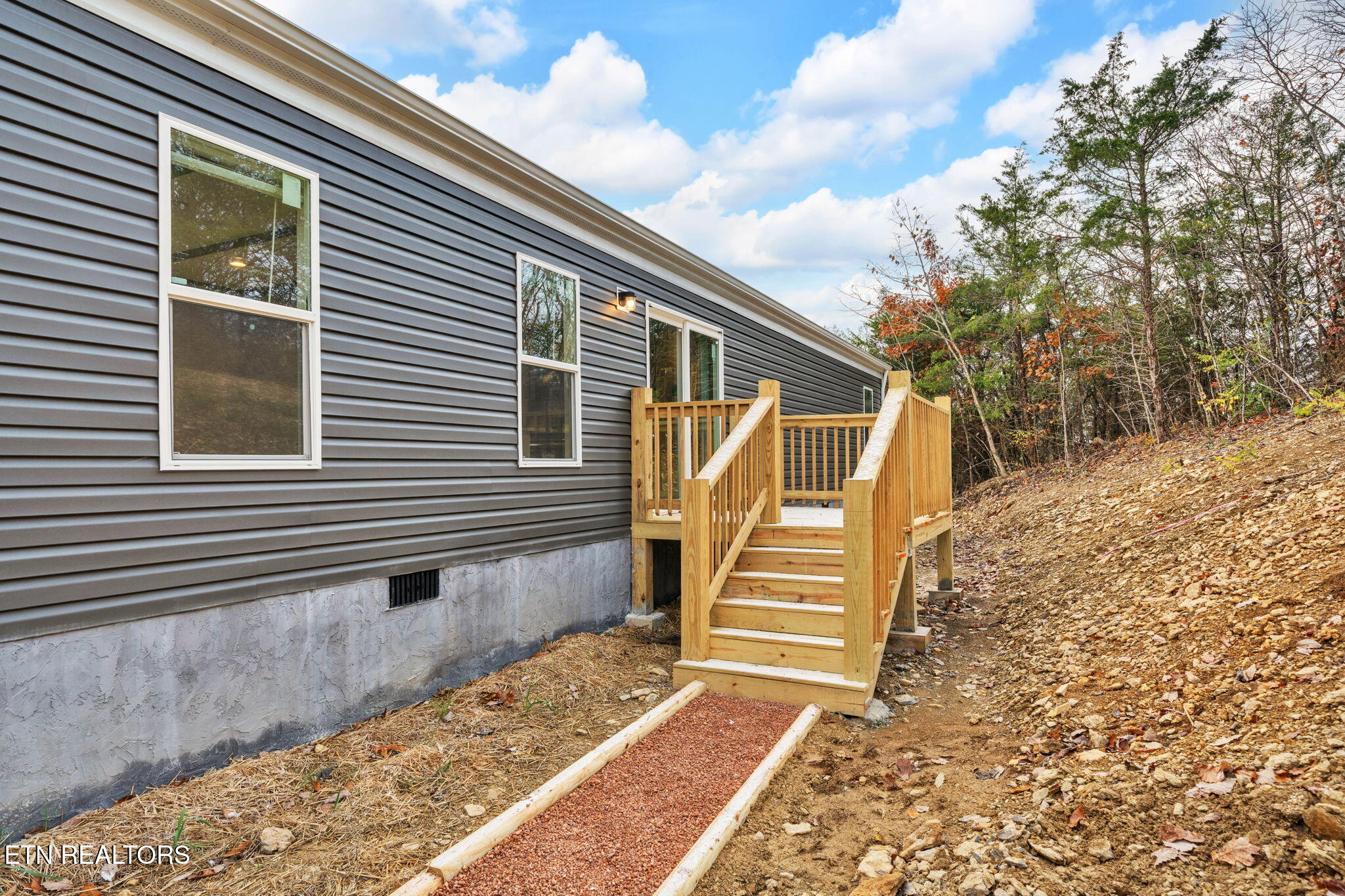 182 Tazewell Pike Luttrell, TN 37779 - Photo 17 of 23 Deck