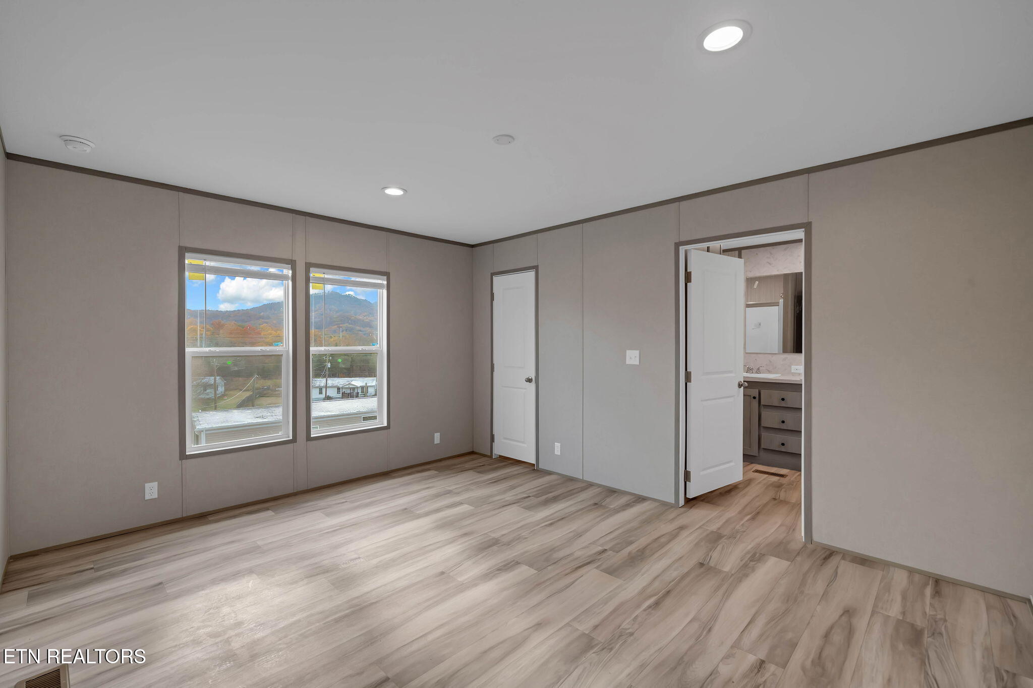 182 Tazewell Pike Luttrell, TN 37779 - Photo 10 of 23 Primary Suite