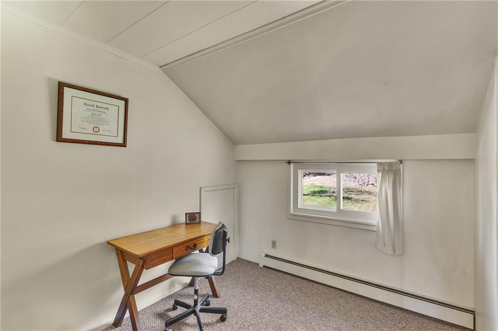 4032 Ewalt Road Gibsonia, PA 15044 - Photo 20 of 40 a room with furniture and a window