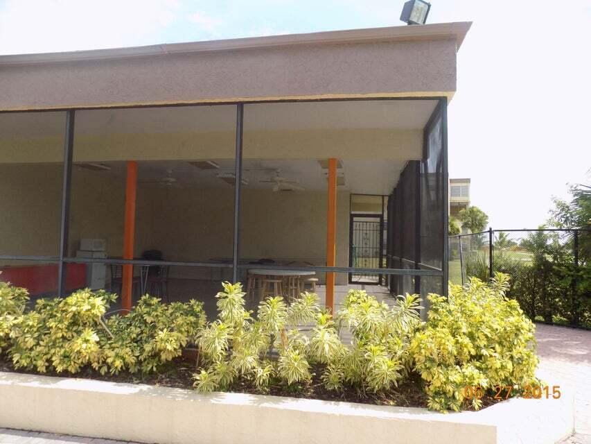 9355 Southwest 8th Street, Unit 325 Boca Raton, FL 33428 - Photo 31 of 112 gazebo old but nice