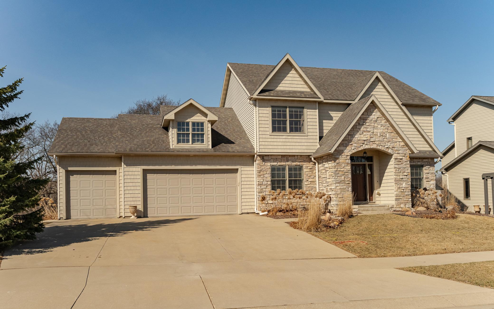 637 22nd Avenue Southwest Rochester, MN 55902 - Photo 1 of 1