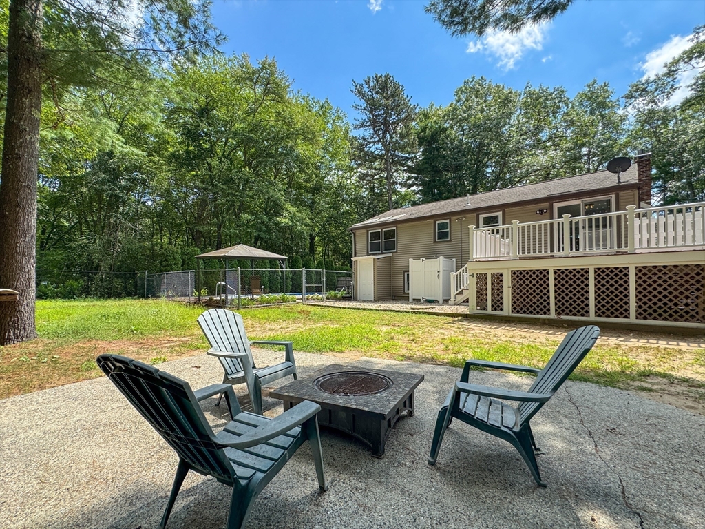 617 Marys Pond Road Rochester, MA 02770 - Photo 6 of 15 Gallery Image 6