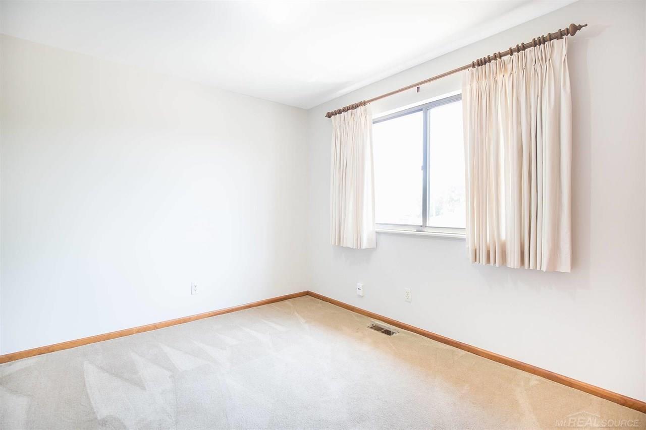35535 23 Mile Road New Baltimore, MI 48047 - Photo 13 of 22