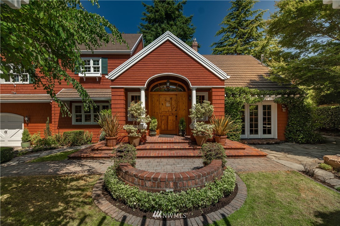 4536 Southwest Director Street Seattle, WA 98136 - Photo 4 of 40 Gallery Image 4